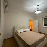 Monach Apartment